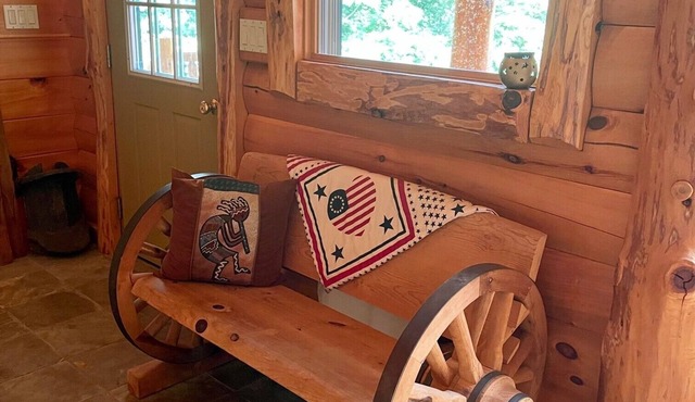 Unique Log Cabin, Hudson Riverfront, minutes to Saratoga