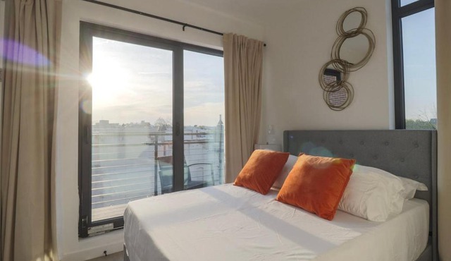 Unit 9 Luxe 2 Bedroom Penthouse Sleeps 6