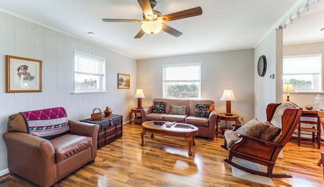Unplug & Unwind! Piney Creek Home Near State Park