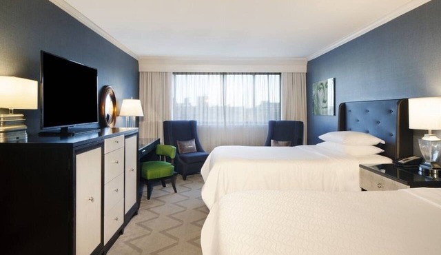 Unwind in Style and Comfort! 3 Relaxing Units at Melrose Georgetown Hotel