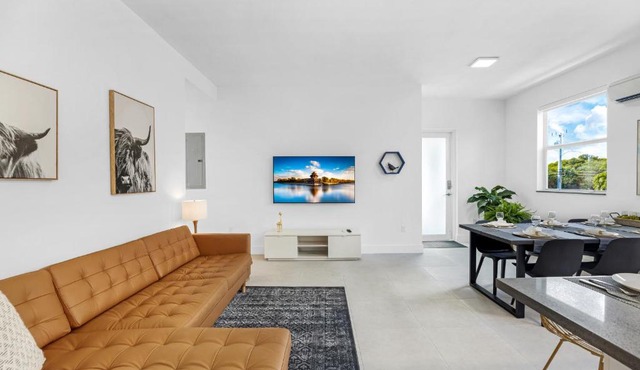 Up to 12 Guests! Modern villa near Wynwood