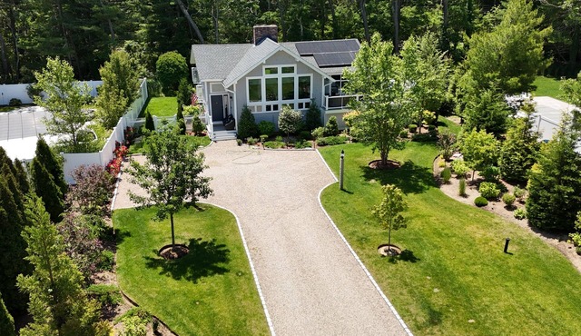 Updated 3-bedroom house with AC in charming New Seabury