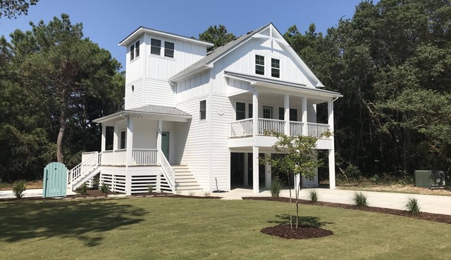 Updated and Modern Corolla Beach Retreat!