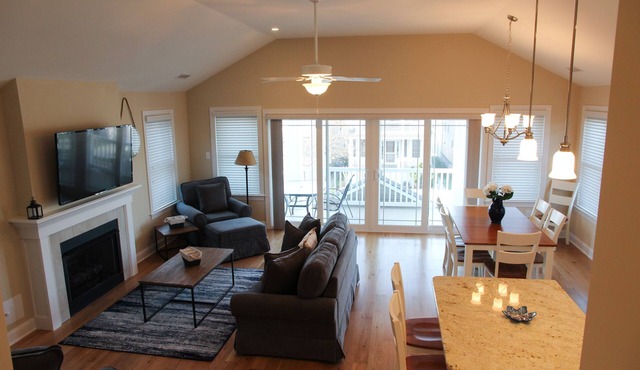 Upscale New 3BR 2nd Floor Condo 2 Blocks to Beach Walk to Boardwalk & Town