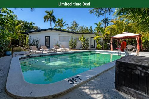 Ventur Tropical with Elite Pool & Ultimate Fun Zone