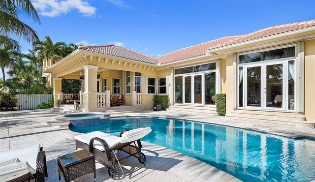 VILLA AQUA