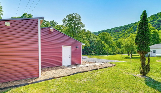Virginia Nature Escape! Cozy Covington Cabin