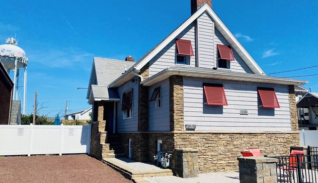 VRBO PREMIER HOST LISTING - 5 BR Private Home, 4 Full Baths, Two Pools Summer