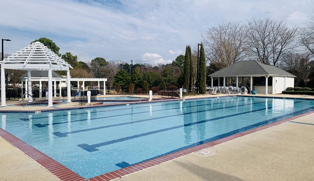 W'burg top-rated resort. 4BDR. Pools, tennis, game room, great value, near Busch