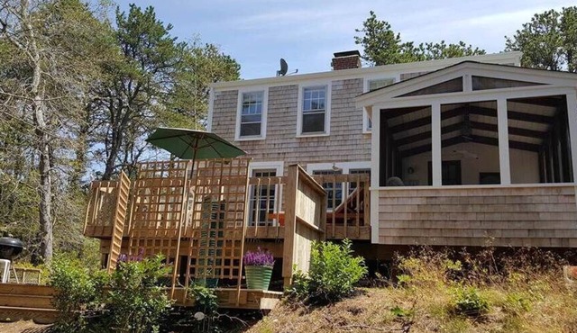 Walk to Ballston Beach-4BD Classic Cape-A/C, Deck & Screen Porch