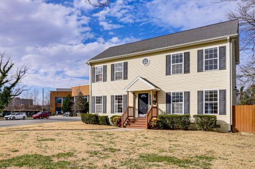 Walk to Dtwn & Campus! Spacious Hampton Home