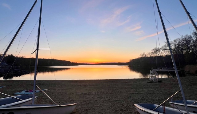 Walk to Everything! Lake, Park, Dining, Antiques & The Famous Bidwell Tavern