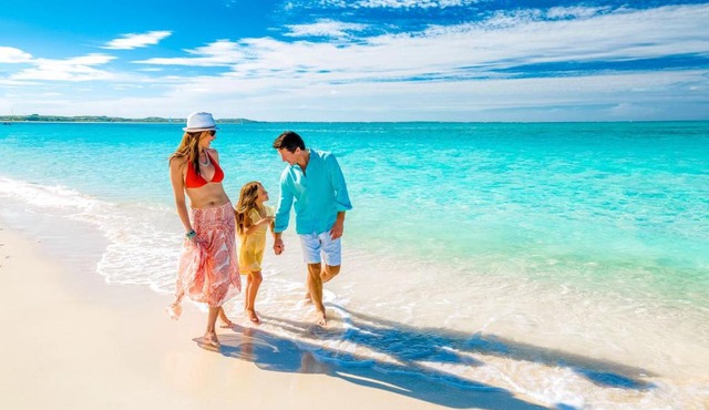 Walk to the Beach at Sunny Isles