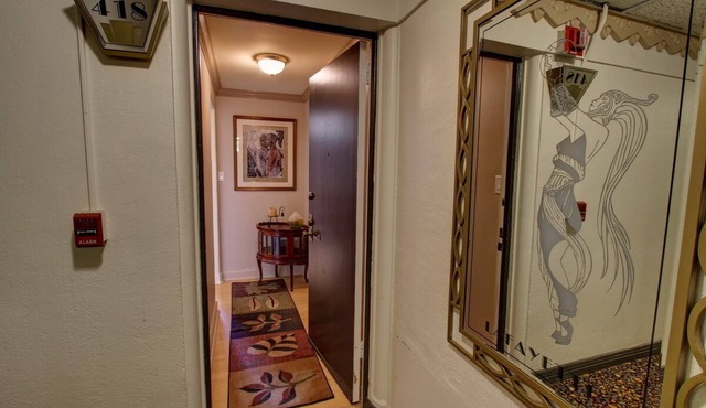 Walkscore is 98 from this 2 bed/2 bath condo in downtown Long Beach.