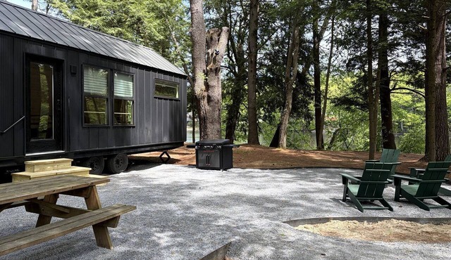 Waterfront Adirondack Tiny Cabin Near Lake George & Saratoga Springs, New York