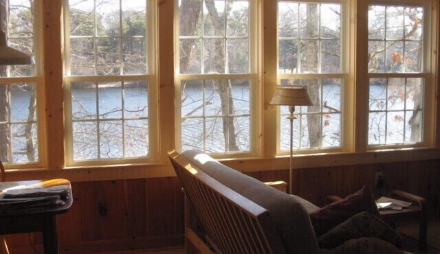 Waterfront Cottage - Adorable & Private