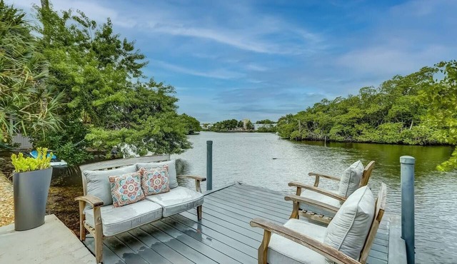 Waterfront Deck ~ Pool ~ Kayak