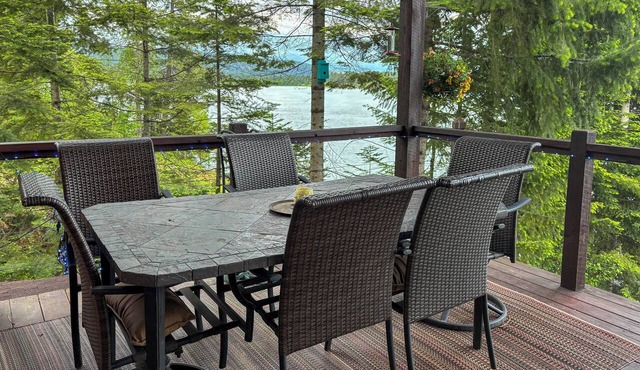 Waterfront Gem on the River! Hot Tub & Boat Dock!