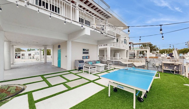 Waterfront home w/easy open-water access, bikes, ping pong & paddle boards