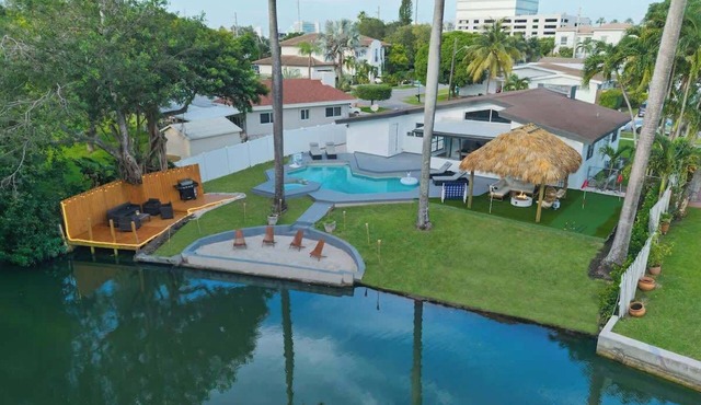 Waterfront House Arcades, Tiki & Firepit, Golf
