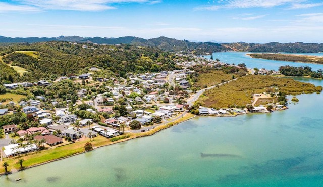 Waterfront Sunsets Studio in Ngunguru