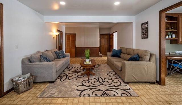 Weaver Ridge Manor | 3 Bed, 2 Bath