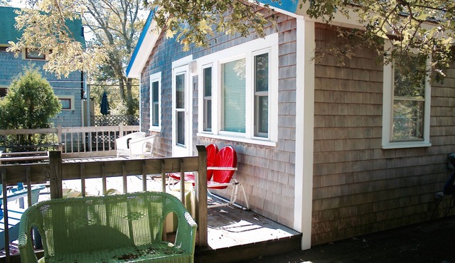 Well-loved, classic OB Cottage w/updated essentials and an unbeatable location.