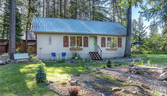 West Glacier Glamper, 2 Bedroom, 2 Bathroom, 5 Min from West Glacier and The Village