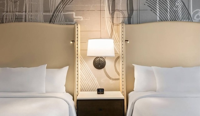 Where Comfort Meets Style! Indoor Pool, Free Breakfast, Pets Allowed!