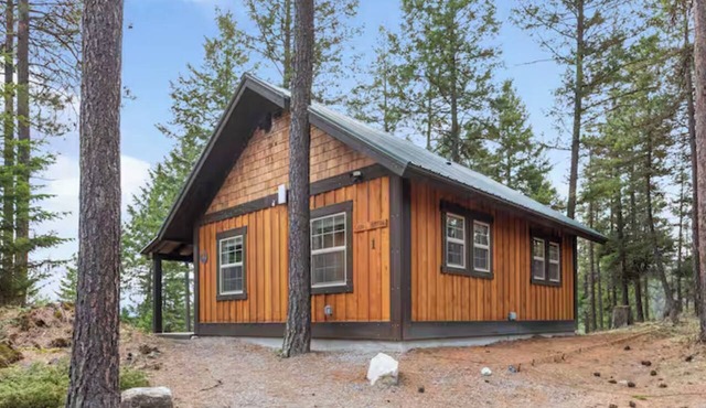 Whispering Pines Cabin 1