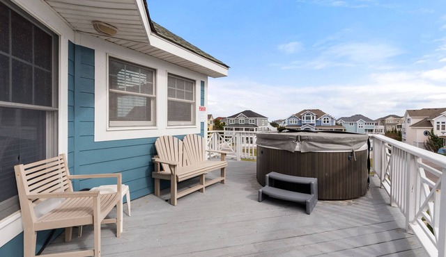 White Dolphin: Hot Tub | Pool Access | Dogs OK