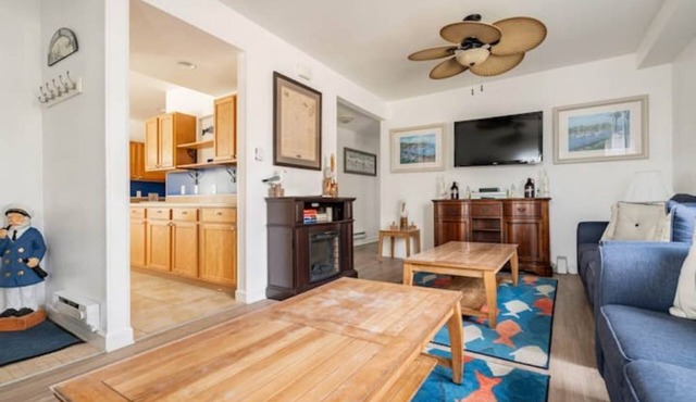 Wildwood Beach Block! Off Street Parking! 45 Second Walk to the Beach/Boardwalk!