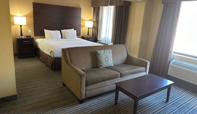 Wingate by Wyndham Harrisburg Near Hershey