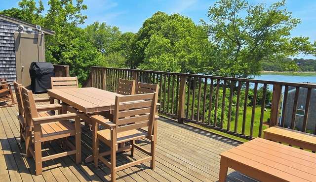Wonderful Duck Creek 6BD-Water Views, Upper Deck, A/C, Game Room, Walk to Town, Pier & Mayo Beach