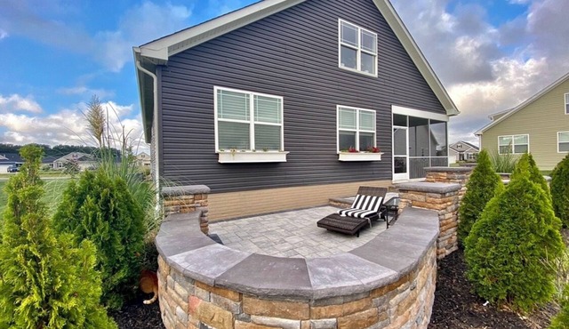Wonderful home with porch & courtyard - 5 mi to Lewes - 3bd,3ba Sleeps 6