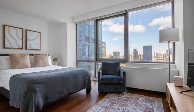 Wonderful Hudson Yards Studio w/Gym, Rooftop & Lounge, by Blueground