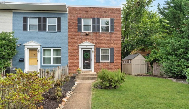Wonderful Renovated Townhouse in a Prime Location