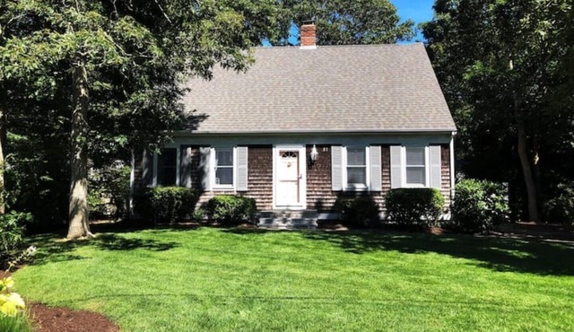 WOW! Still Available Last Min - Walk to Beach & Martha's Vineyard Ferry!