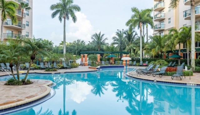 Wyndham Palm-Aire - Huge 2 Bedroom Condo