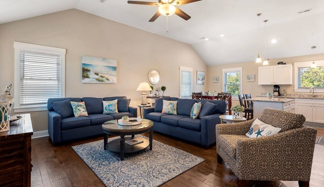 Z's Escape: Close to the Beach, Shopping and Dining; Short Stays Anytime