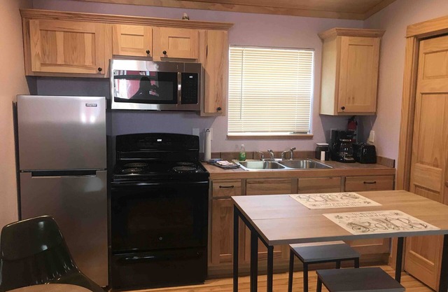 Apartment #3 | 10 Min to Glacier Park Entrance, Minutes to Glacier Park!