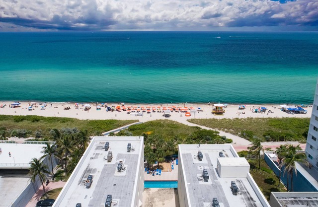 Beachfront Getaway for the Whole Family! Outdoor Pool + Oceanfront Property