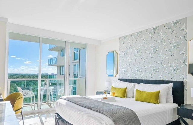 Gorgeous Bay View Suite | Coconut Grove Escape