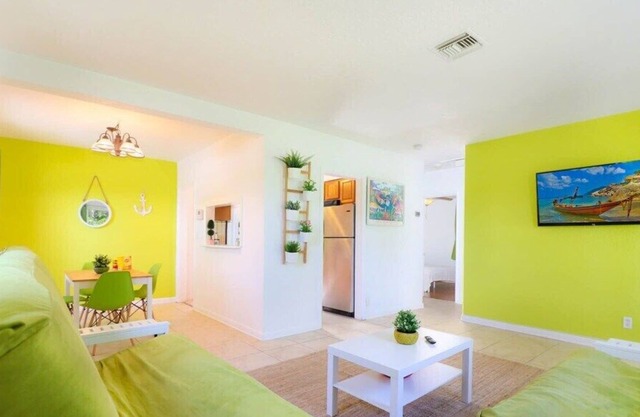 Holidays Sale | 20-40% discounts | Private Pool | Beach 7min| Downtown 6min