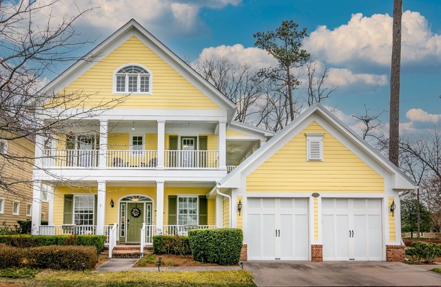 New Peninsula Home with four bedrooms! 33033 Conservation