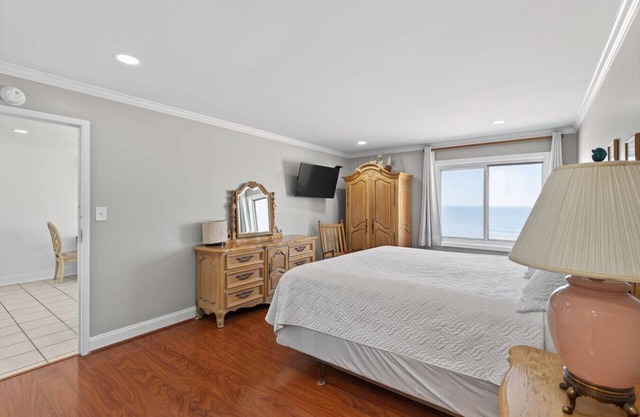 Relax on Sunny Virginia Beach with Oceanfront View