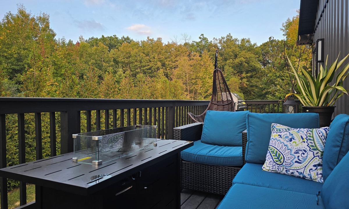 Elkton House | Secluded Barndominium Retreat. Minutes from Fair Hill International. 10min UD