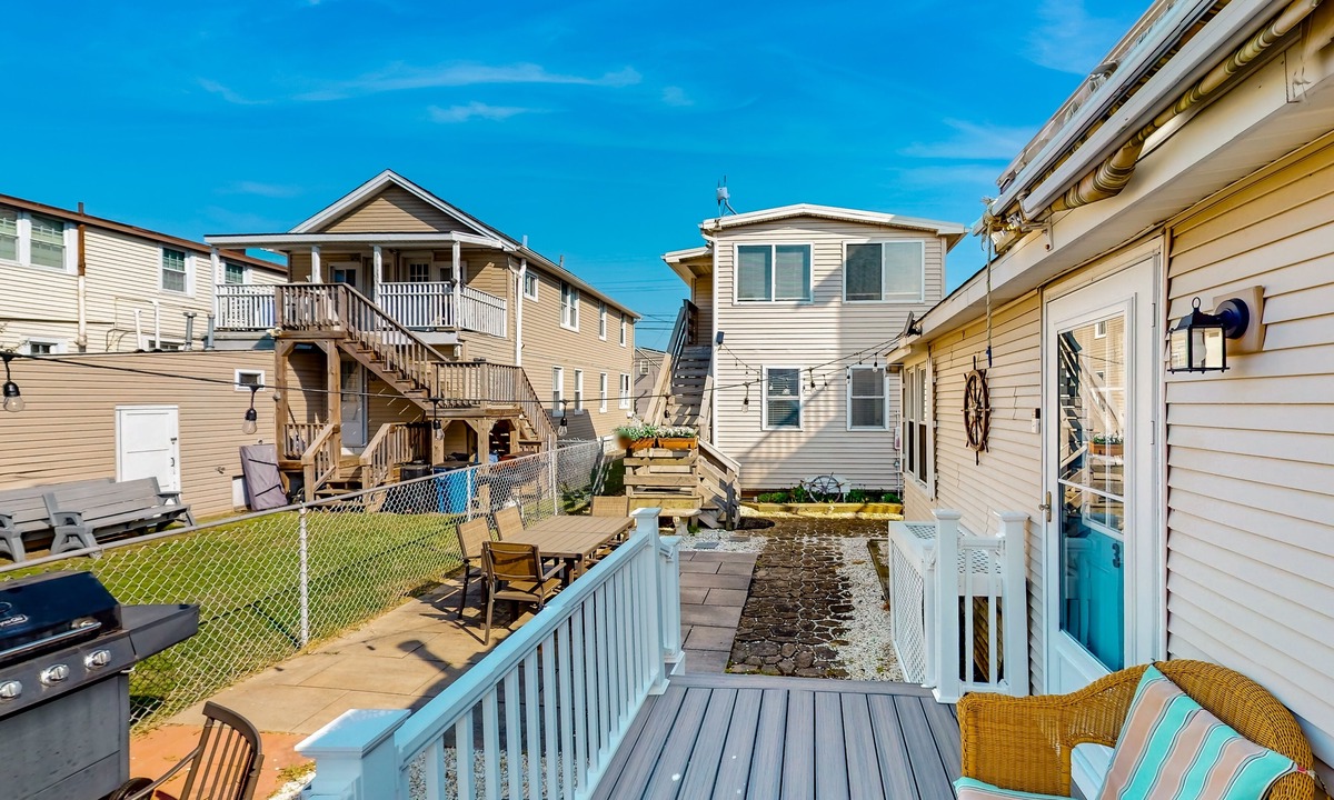 North Wildwood Cottage | Charming single-level escape with shared patio, grill, full kitchen, & AC