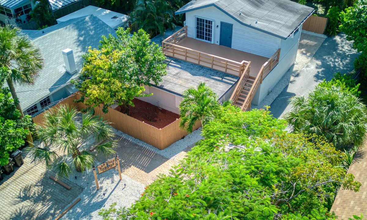 Sailboat Bend House | Las Olas Cabanas Unit #1 - Private Triplex Steps from Las Olas Blvd & Downtown