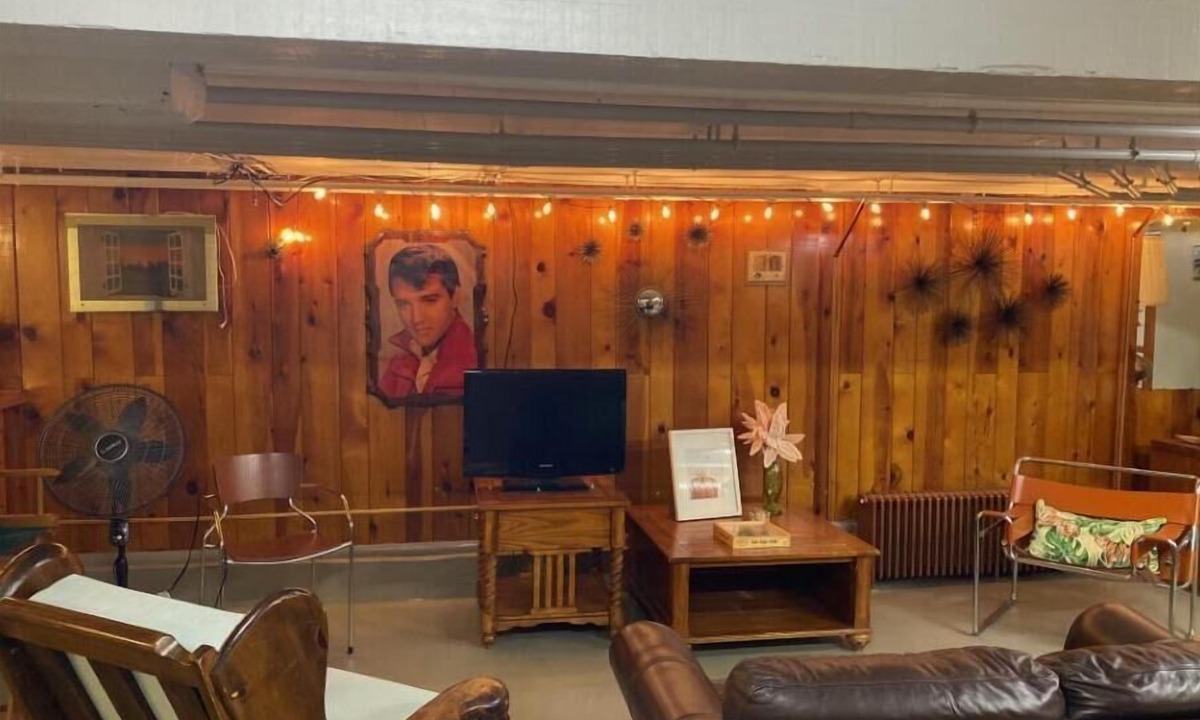 Troy Apartment | Historic Downtown Troy. Walking distance to Russell sage college, minutes to RPI